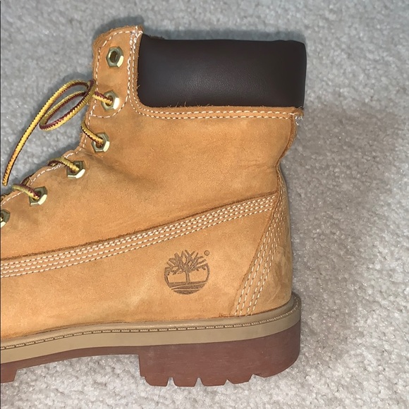 Boys Timberland Boots - Picture 3 of 4